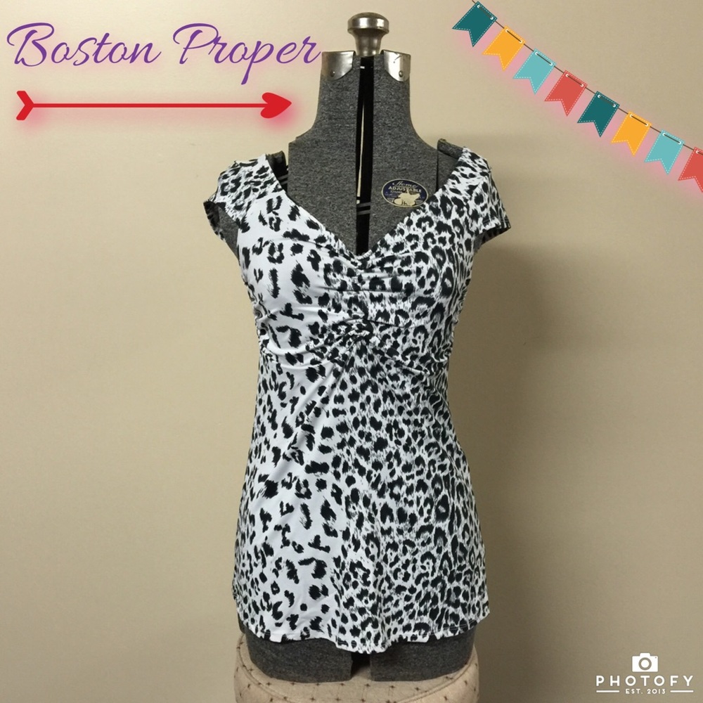🎉HP🎉 XS Boston Proper Leopard Print Top